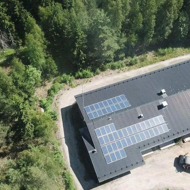 Aurinkopaneelit yrityksille